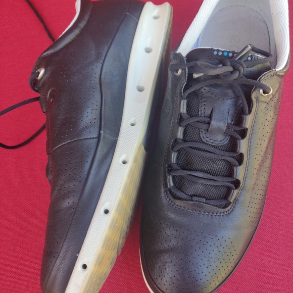 Black runners/sneakers - Picture 7 of 7